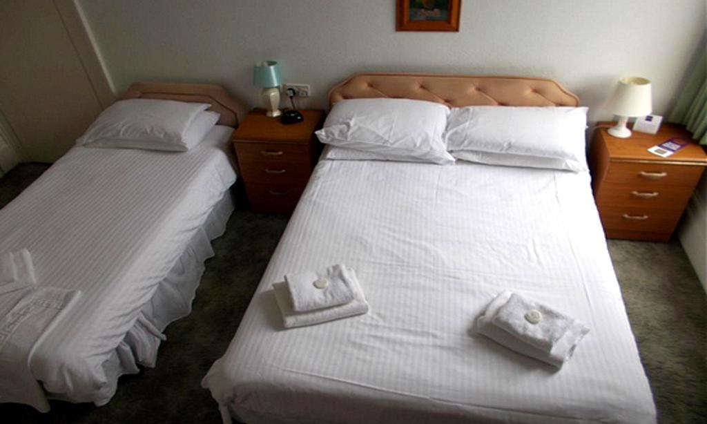 Daunceys Hotel Уестън сюпър Меър Екстериор снимка