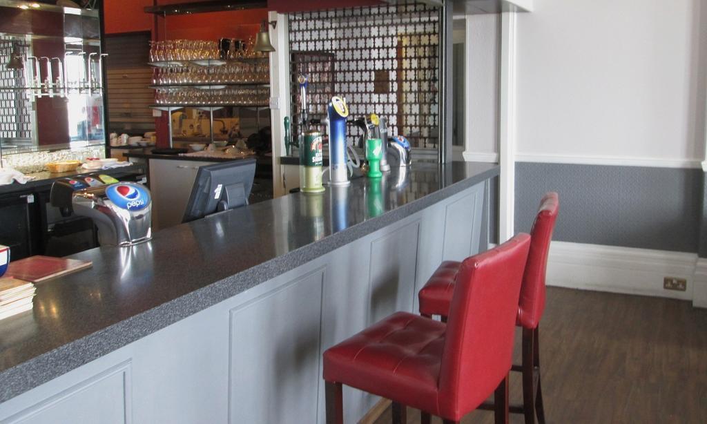 Daunceys Hotel Уестън сюпър Меър Екстериор снимка