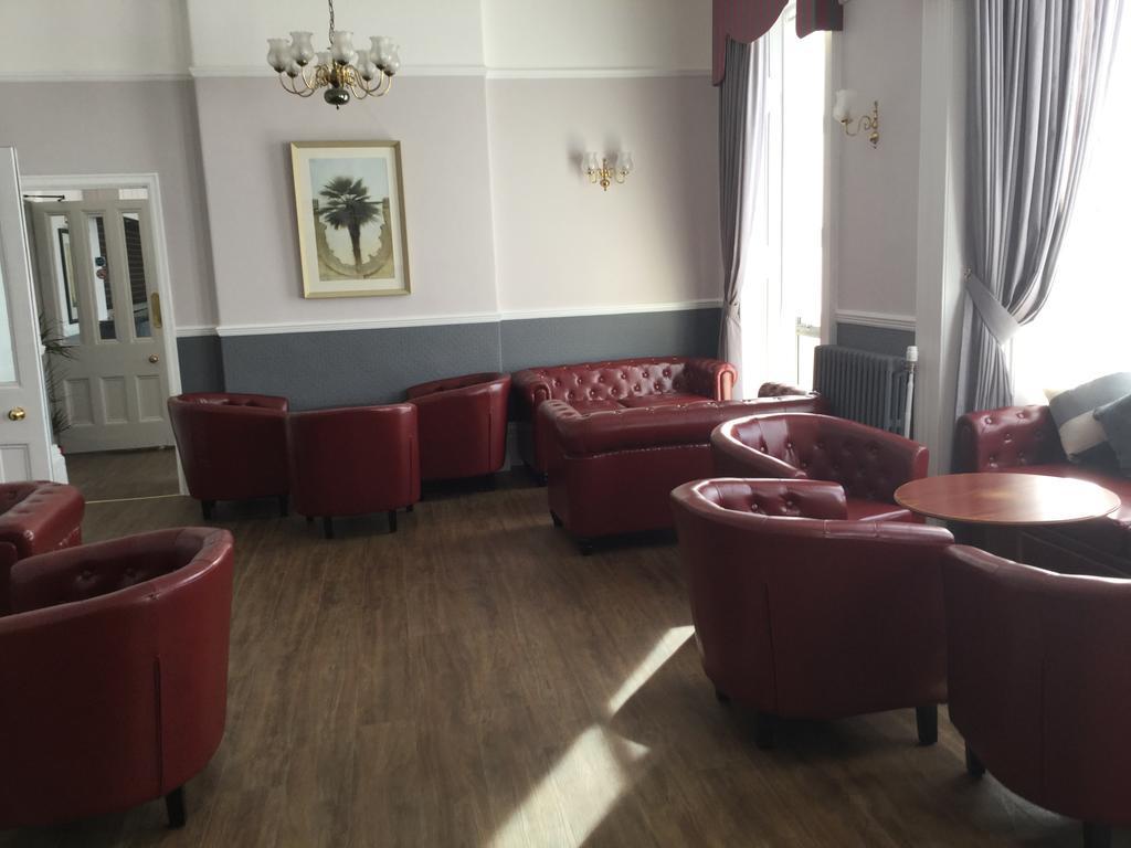 Daunceys Hotel Уестън сюпър Меър Екстериор снимка
