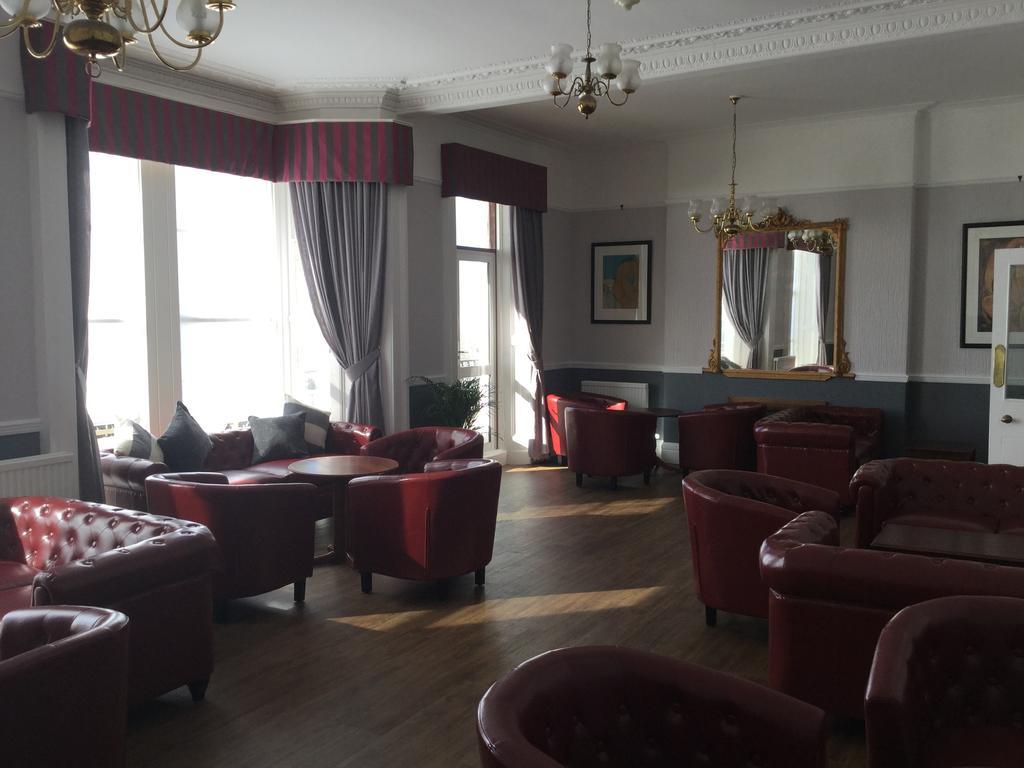 Daunceys Hotel Уестън сюпър Меър Екстериор снимка