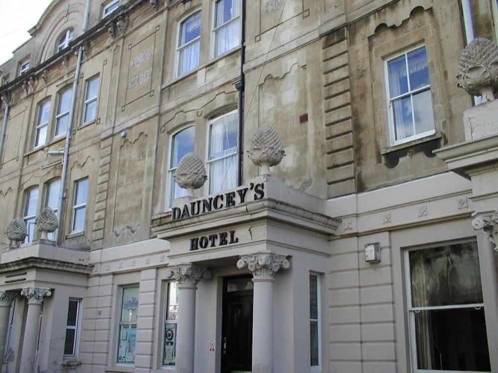 Daunceys Hotel Уестън сюпър Меър Екстериор снимка