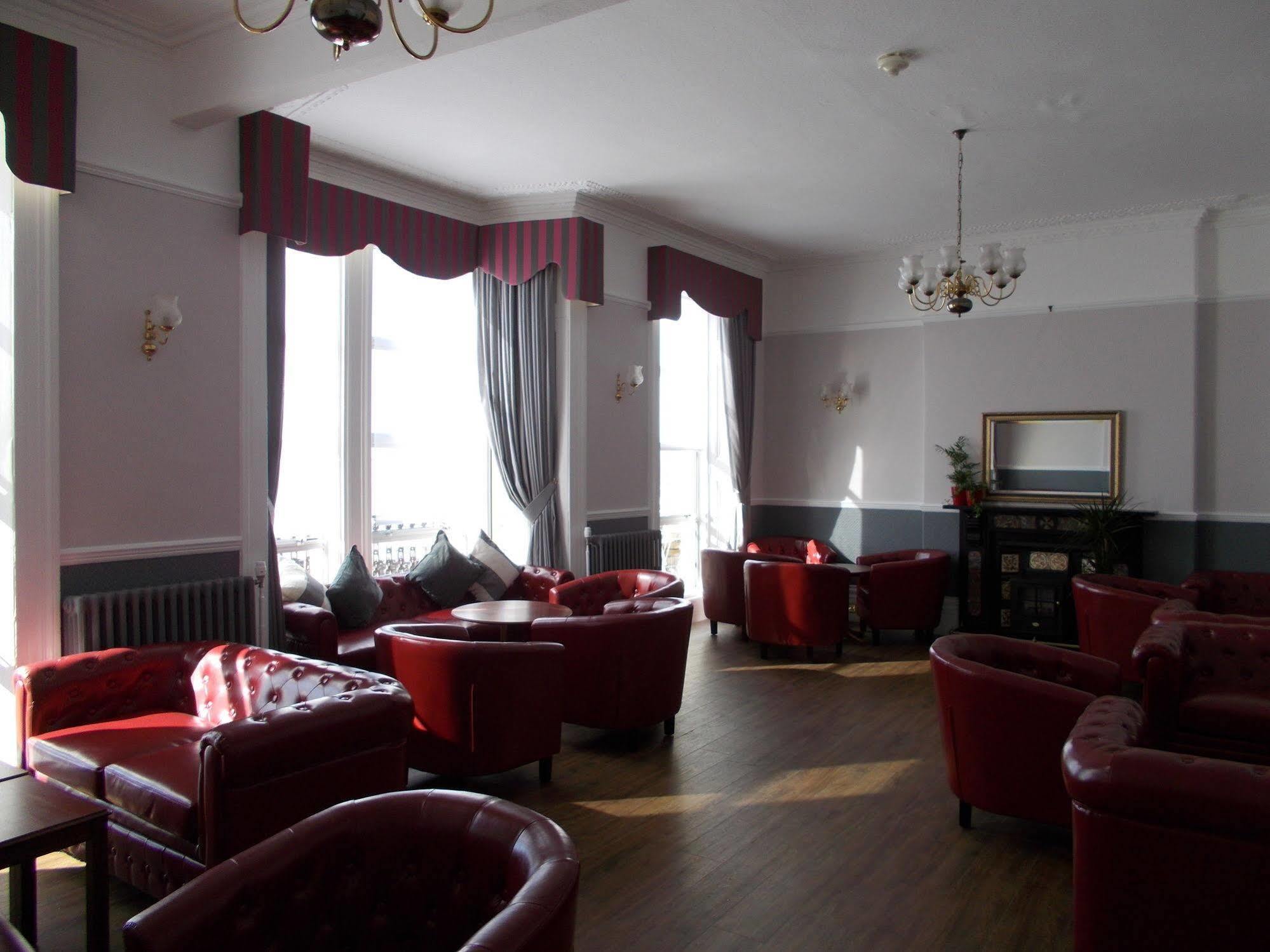Daunceys Hotel Уестън сюпър Меър Екстериор снимка